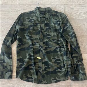 Banana Republic Men's Camouflage Button-Down Shirt